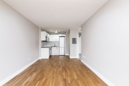 800 Richmond Street West - Photo 2