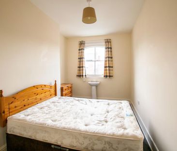 1 bedroom in a house share to rent - Photo 1