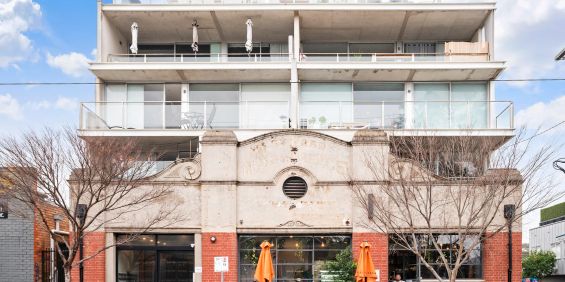 Stylish St Kilda Living In The Heart Of Chapel Street - Photo 3
