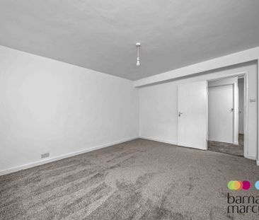 55 Shepherds hill - Photo 2