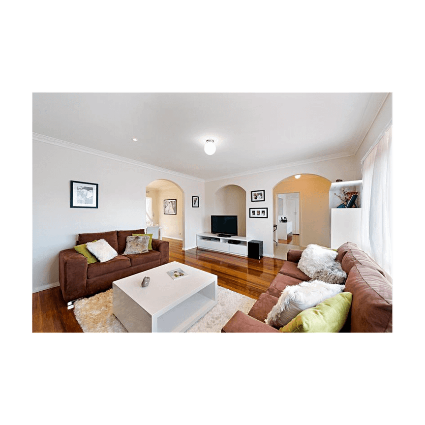 Lovely quiet street near vast parklands - Photo 1