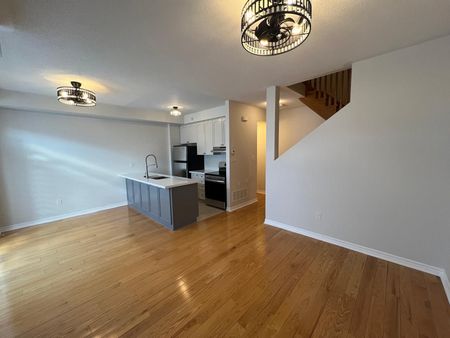 For Lease - 2435 Greenwich Drive Unit# 54, Oakville, Ontario - Photo 2