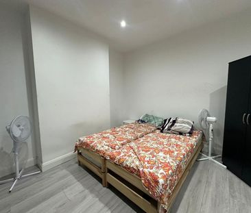 3 bedroom House To Let Total Size: 1152 SQ FT - Photo 6