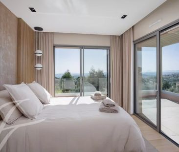 Villa à louer Tourrettes Sur Loup, Cote d'Azur, France8 000 EUR / Mois - Photo 3