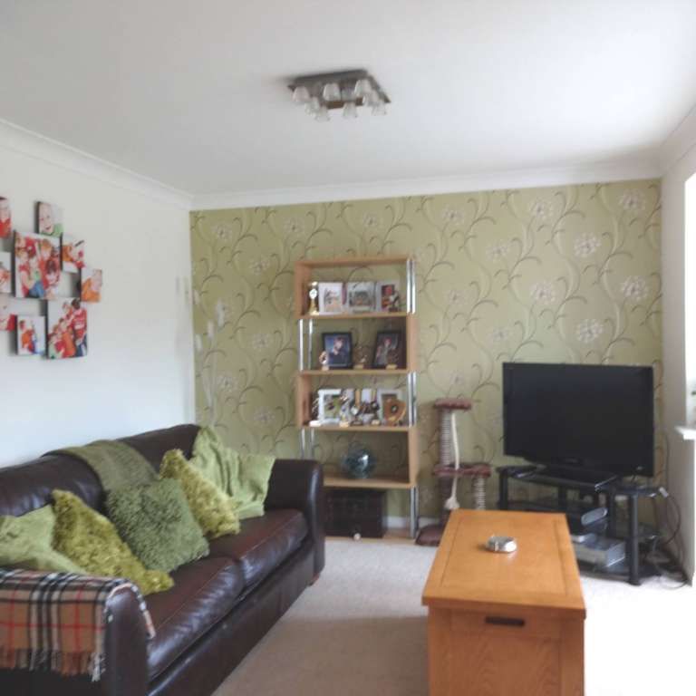 Lambourn Avenue, Stone Cross - Photo 1