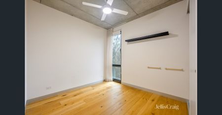 Two Bedroom, Two Bathroom Apartment in Brunswick - Photo 3
