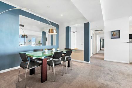 Luxury On The Waterfront - Photo 2
