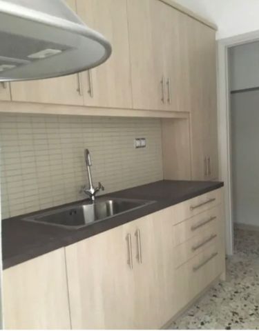 Διαμέρισμα για ενοικίαση Τζιτζιφιές (Καλλιθέα) - Photo 2