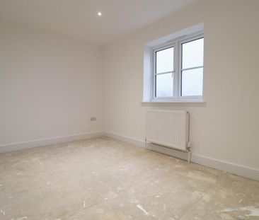 4 bedroom detached house to rent - Photo 5