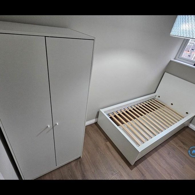 1 bedroom in a house share to rent - Photo 1