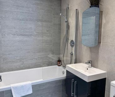 2 bedroom coach house to rent - Photo 5