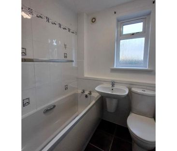 2 bed flat for rent in Maybury - Photo 3