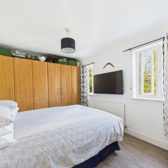 Upton Park, Slough, Berkshire,SL1 - Photo 1