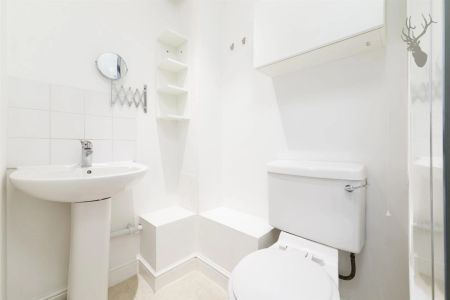 1 Bedroom Apartment - Photo 4