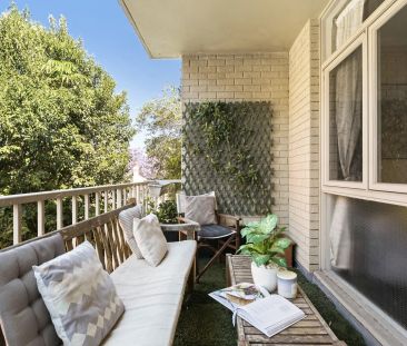 Tranquil Living within Footsteps to Darling Street - Photo 4