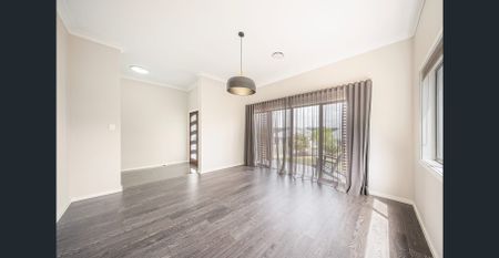 Modern Family Luxury in the Heart of Medowie - Photo 5