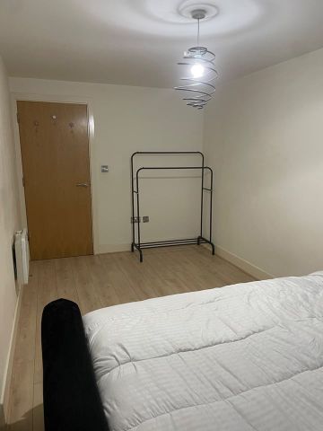 2 Bed Flat, Regal Court, B15 - Photo 4