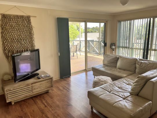 63 Renown Ave, Victor Harbor SA 5211 - House For Rent | Domain - Photo 1