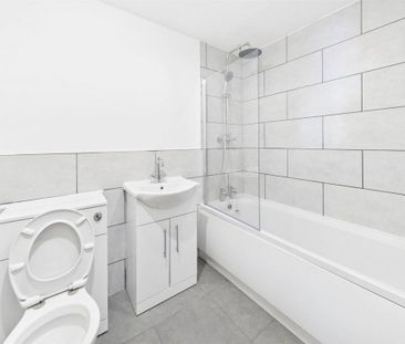 3 bedroom apartment to rent - Photo 2