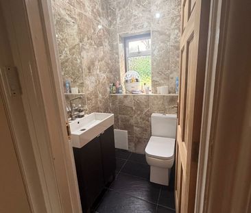 4 Bed Detached House, Garrick Drive, NW4 - Photo 6