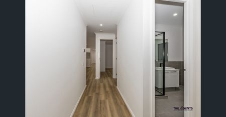 Rare and captivating four-bedroom family home - Photo 3