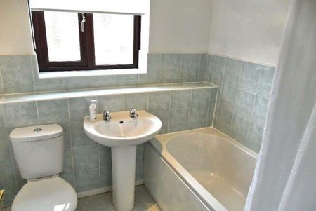 2 bedroom semi-detached house to rent - Photo 2