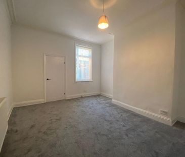 2 bedroom semi-detached house to rent - Photo 5