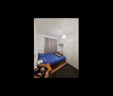 Room in a Shared House, Roman Road, IG1 - Photo 6