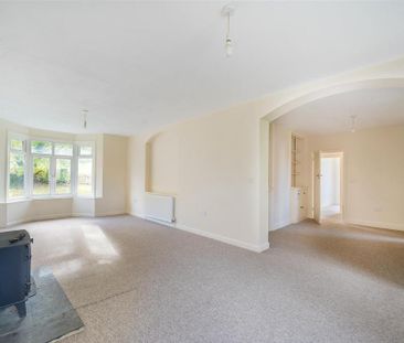 3 bedroom detached bungalow to rent - Photo 5