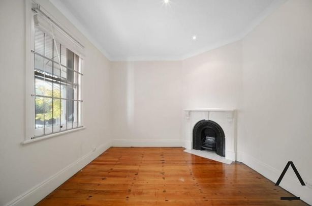 FABULOUS LOCATION, WALK TO KING STREET! - Photo 1