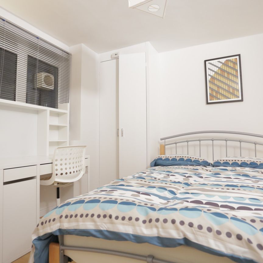 Windmill Lane – Room 1 - Photo 1