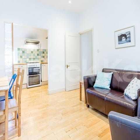 2 bed located within a bank conversion close to Hornsey Station - Photo 1
