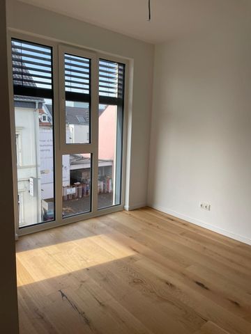Moderne 3-Zimmer-Wohnung mit Balkon in Bad Homburg - Photo 3