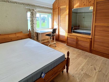 4 Bed End Terrace, Brabazon Road, BS34 - Photo 3