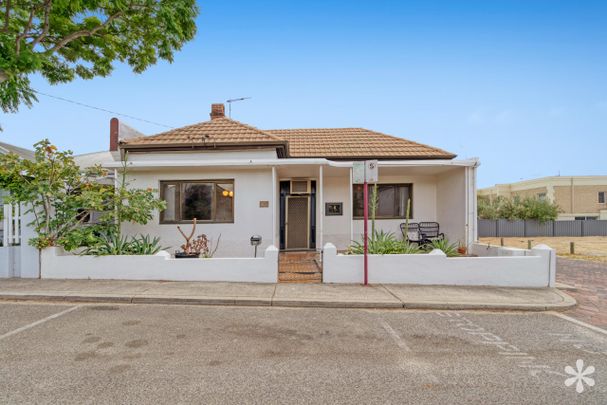 4 Hammond Street - Photo 1