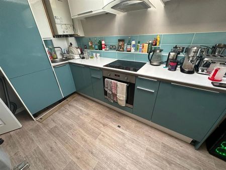 2 bedroom flat to rent - Photo 4