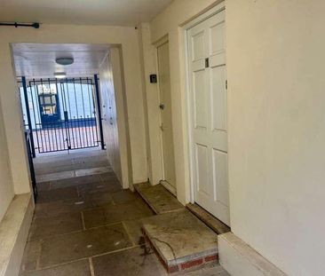 White Lion Apartments, Banbury Town Centre, OX16 - Photo 6