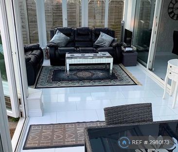 3 bedroom detached house to rent - Photo 3