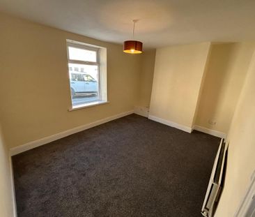 2 bedroom end of terrace house to rent - Photo 6