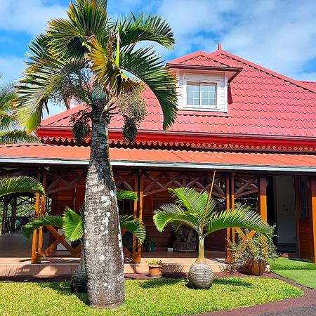 Location Maison 8 pièces 270m² ST ANDRE 97440 - Photo 3