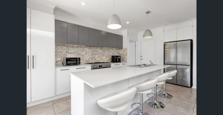 Modern 3 Bedroom Home in Sought-After Location - Photo 3