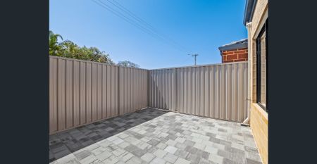 Street-Front 3x2 Villa with Private Driveway! - Photo 5