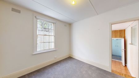 Charming Victorian Cottage with Country Ambience on Leafy Errol Street - Photo 5