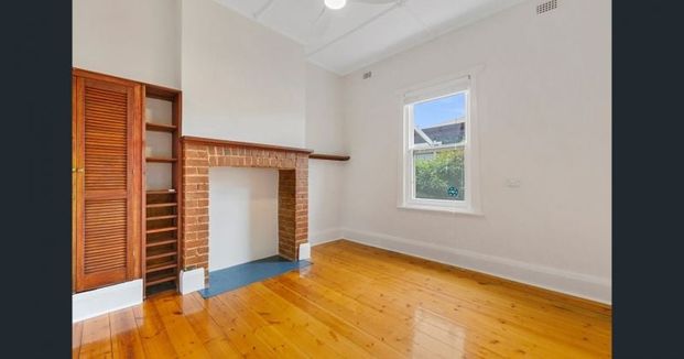 6 Rowley Terrace, Woodville - Photo 1