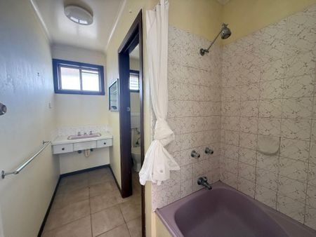 2 Bedroom Apartment in a Quiet Street - Photo 4