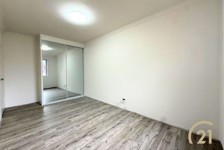 Ground Floor 2 Bedroom&comma; Newly Renovated Unit&excl; - Photo 5