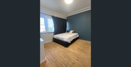 4-5br Original Home + Garage Fronting Botany Bay/Georges River - Photo 3