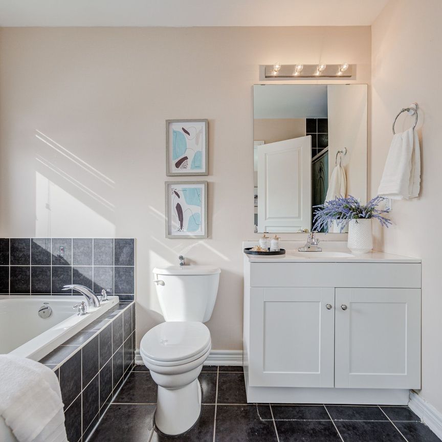 For Lease - 4462 Centretown Way, Mississauga, Ontario - Photo 1