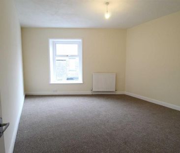 2 bedroom end of terrace house to rent - Photo 5