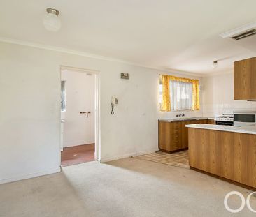 Open the Door To Stylish Townhouse Living in a Prime Adelaide Location - Photo 5